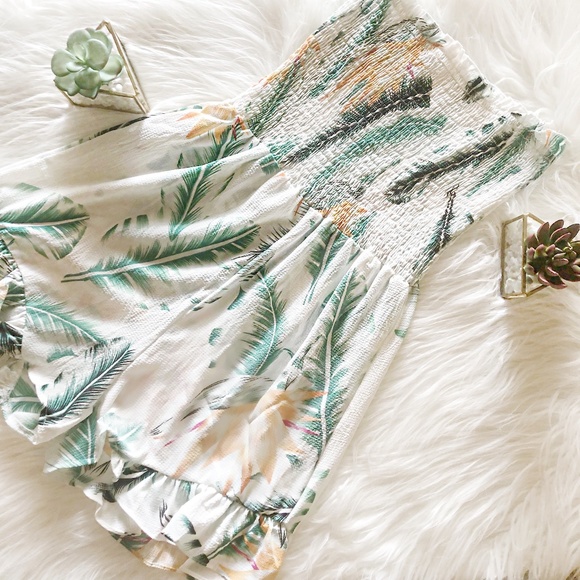 NEW ARRIVAL - Tropical Leaf Romper - Picture 2 of 4
